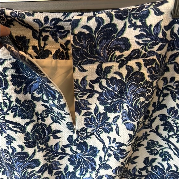 Ann Taylor Blue and White Cotton Blend Skirt size 10 - Picture 7 of 9